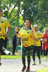BIB: 1021, 
                            <button type="button" onclick="openModal(5129390)" class="btn btn-primary btn-sm float-right btn-popup" data-toggle="modal" data-target=".modal-high-quality">
                        <i class="fas fa-shopping-cart"></i> Add to Cart
                    </button>
                                            <button type="button" onclick="isThisMe(5129390, true)" class="btn btn-success btn-sm float-right btn-popup btn-isme hidden" data-toggle="tooltip" data-placement="bottom" title="นี่คือรูปของคุณใช่ไหม คลิกที่นี่เพื่อเอาเข้าอัลบั้ม">
                        <i class="fas fa-plus"></i> Add to album
                    </button>
                    <button type="button" onclick="isThisMe(5129390, false)" class="btn btn-warning btn-sm float-right btn-popup btn-isnotme hidden">
                        <i class="fas fa-ban"></i> Remove from album
                    </button>